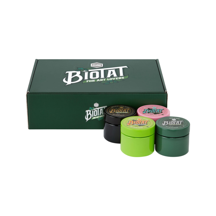Box mit 12 gemischten BIOTAT Tattoo Soft Butter 50ml Studio Display